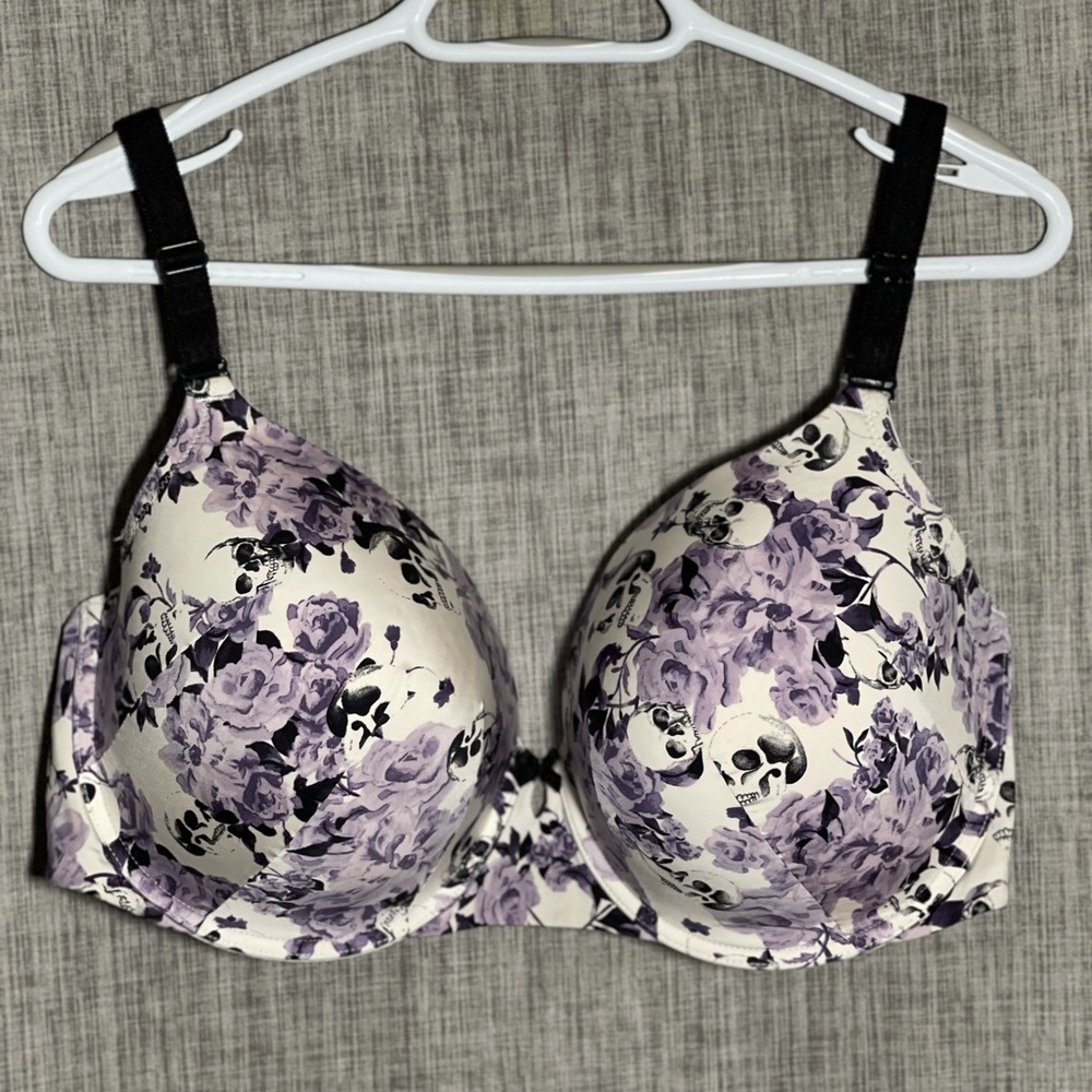 38 G Torrid Skulls and Flowers Bra